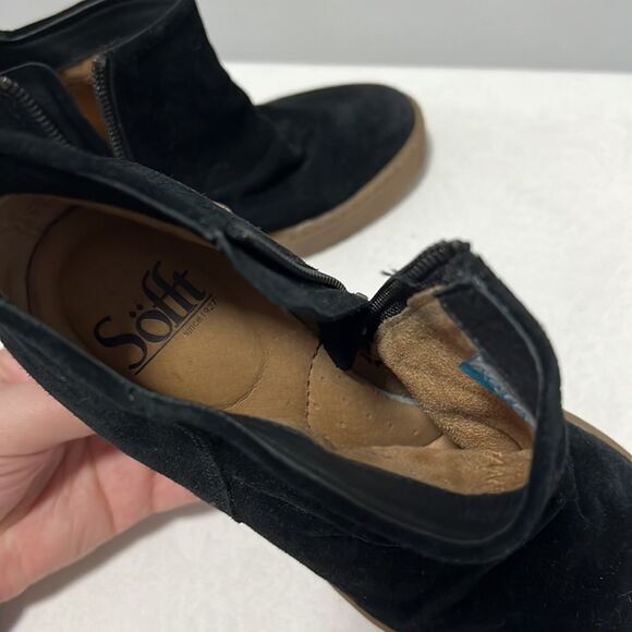Sofft || AQUA Sofft  Water Resistant Wedge Ankle Bootie
In Black size 6.5 - Picture 7 of 9